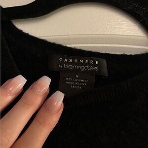 Bloomingdale's Elegant Black Cashmere Top